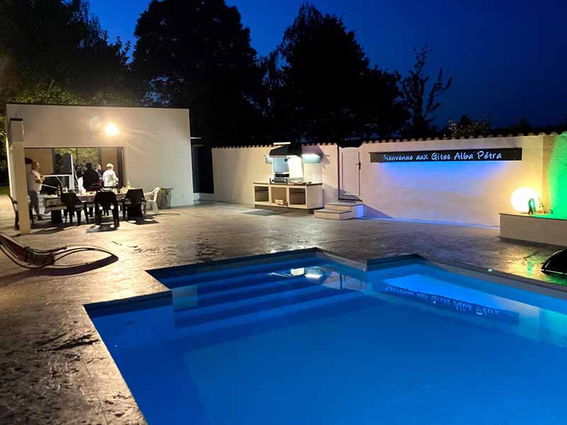 Piscine avec Poolhouse